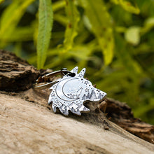 Load image into Gallery viewer, Howling to the moon